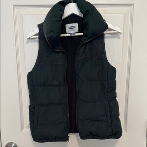 Old Navy Green Puffer Jacket Quilted Design
